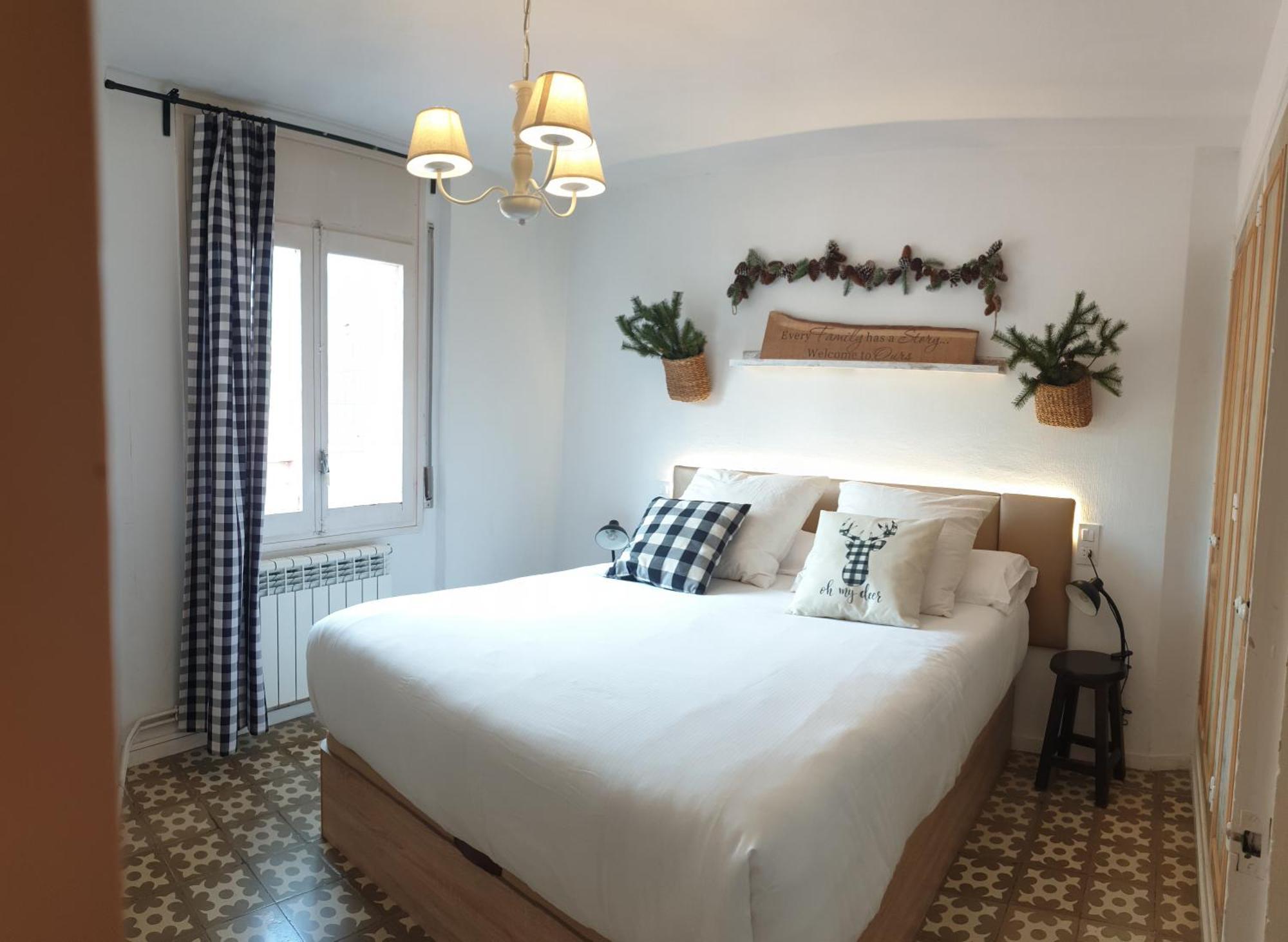 Апартаменты Casa Lola - Terraza Panoramica En El Centro Del Pueblo Сан-Жоан-де-лес-Абадессес Экстерьер фото